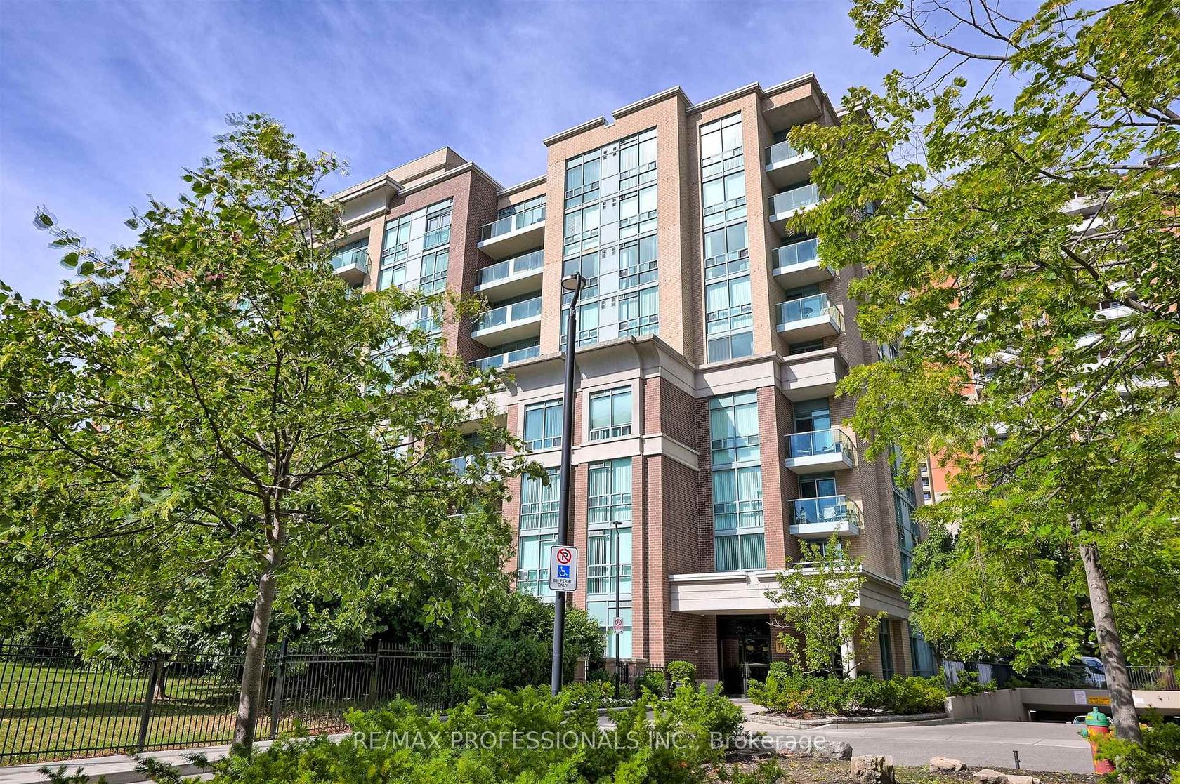 814 - 17 Michael Power Place, City Centre West, Toronto 