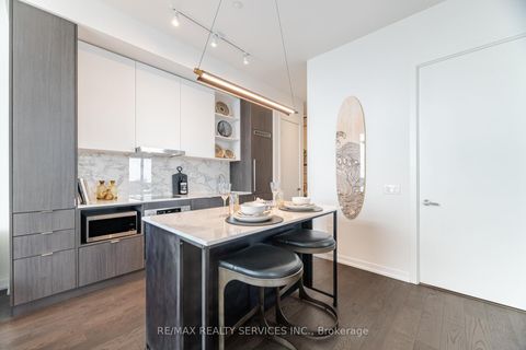 Photo 8 at PH103 - 138 Downes Street, Waterfront Communities C8, Toronto