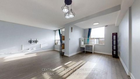 Photo 2 at 715 - 5 Shady Golfway, Flemingdon Park, Toronto