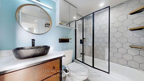 Photo 7 at 715 - 5 Shady Golfway, Flemingdon Park, Toronto