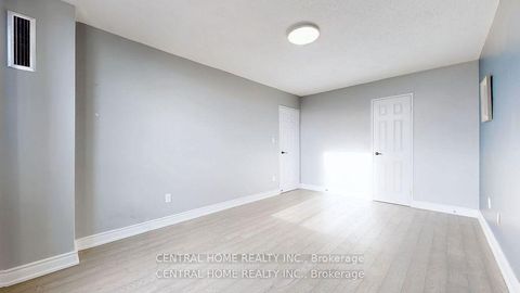 Photo 10 at 715 - 5 Shady Golfway, Flemingdon Park, Toronto