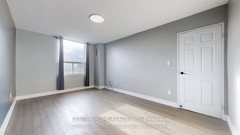 Photo 12 at 715 - 5 Shady Golfway, Flemingdon Park, Toronto