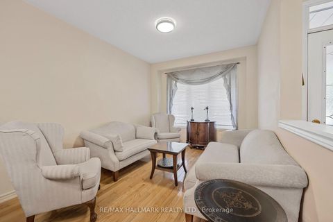 Photo 9 at 60 Cider Crescent, Oak Ridges, Richmond Hill