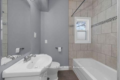 Photo 10 at 1, 2, 3 - 32 Grove Street W, Queen's Park, Barrie