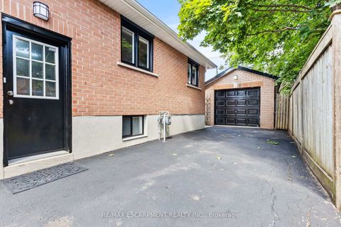 Photo 22 at 1298 Napier Crescent, CP College Park, Oakville