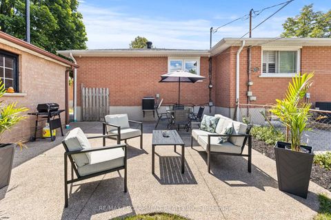 Photo 25 at 1298 Napier Crescent, CP College Park, Oakville