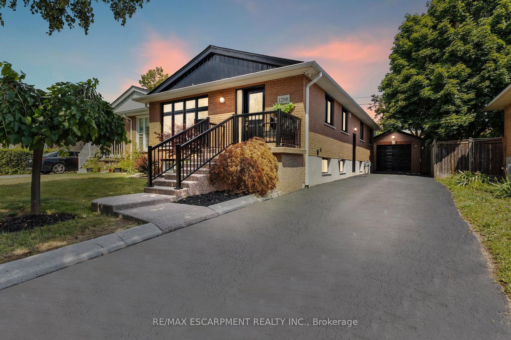 1298 Napier Crescent, CP College Park, Oakville 