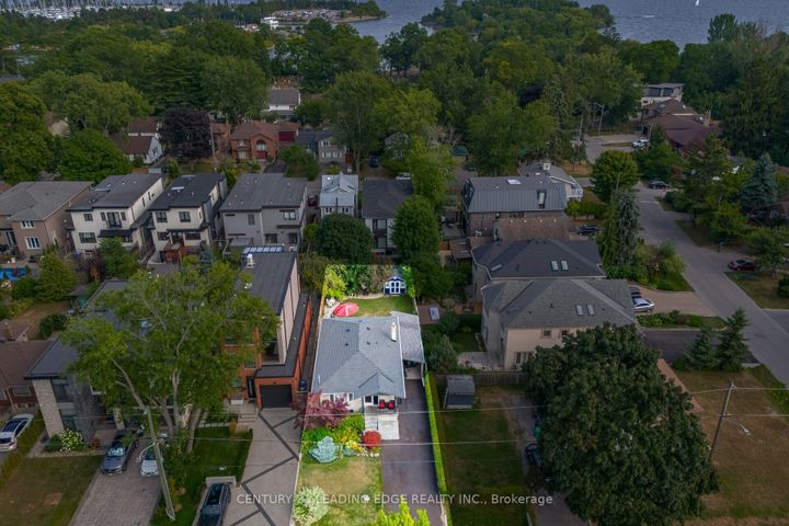 Photo 1 at 586 Curzon Avenue, Lakeview, Mississauga