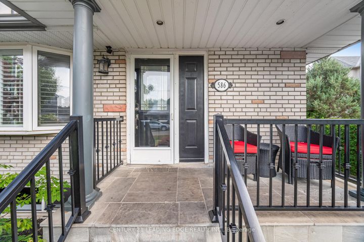 Photo 6 at 586 Curzon Avenue, Lakeview, Mississauga