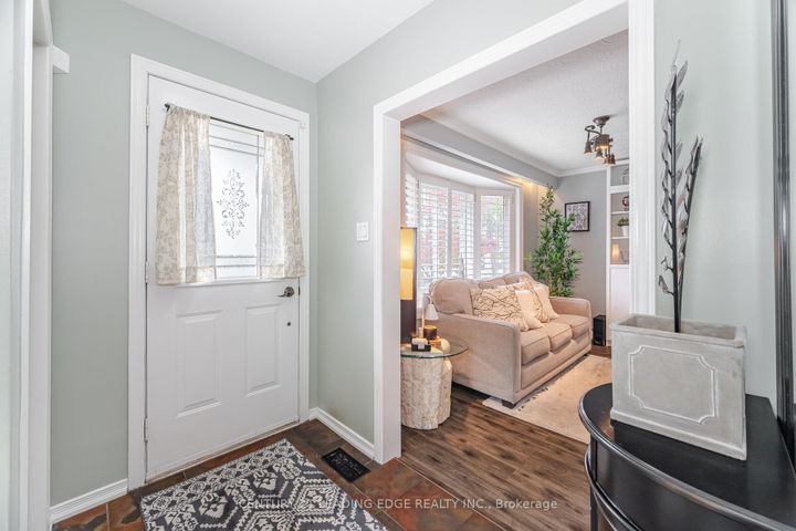 Photo 7 at 586 Curzon Avenue, Lakeview, Mississauga