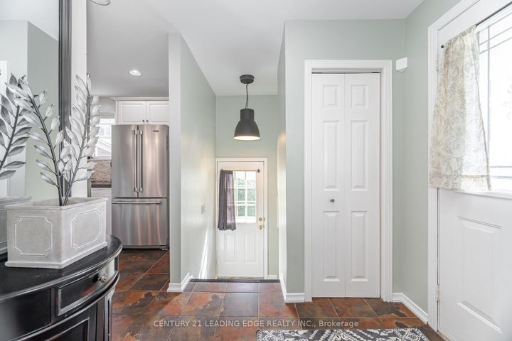 Photo 8 at 586 Curzon Avenue, Lakeview, Mississauga