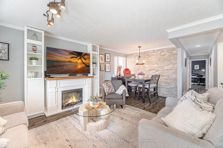 Photo 11 at 586 Curzon Avenue, Lakeview, Mississauga