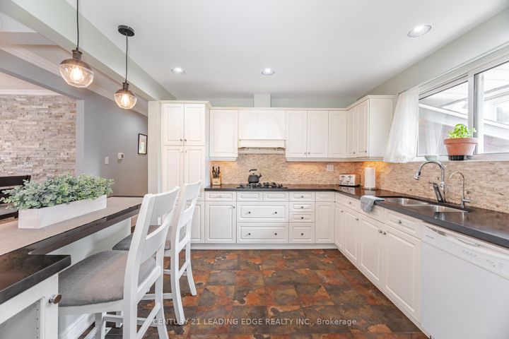 Photo 16 at 586 Curzon Avenue, Lakeview, Mississauga