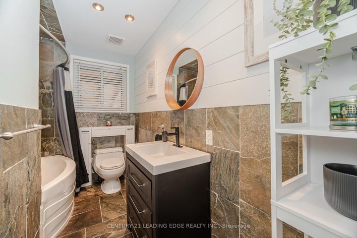 Photo 24 at 586 Curzon Avenue, Lakeview, Mississauga