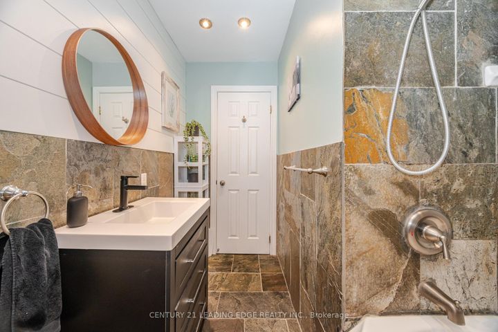 Photo 25 at 586 Curzon Avenue, Lakeview, Mississauga