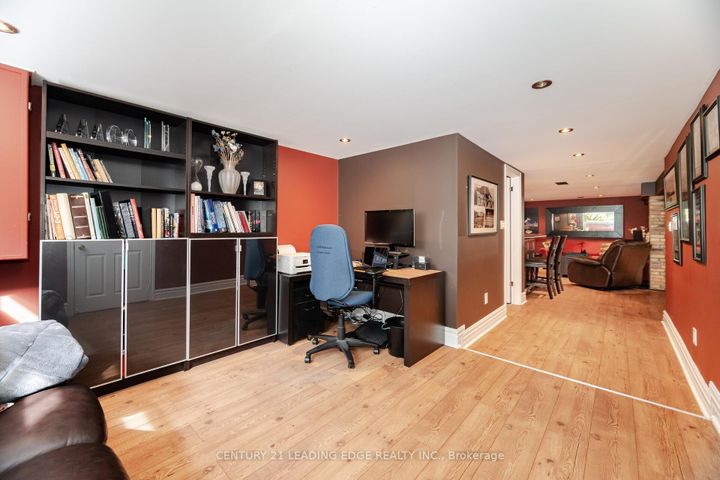 Photo 28 at 586 Curzon Avenue, Lakeview, Mississauga