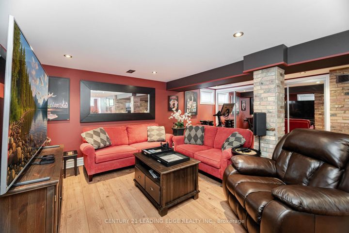 Photo 31 at 586 Curzon Avenue, Lakeview, Mississauga