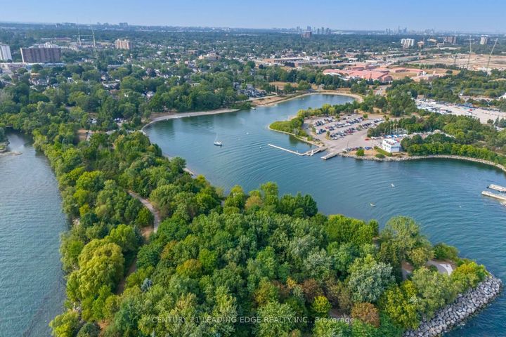 Photo 48 at 586 Curzon Avenue, Lakeview, Mississauga