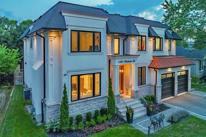 Photo 2 at 1486 Pembroke Drive, CP College Park, Oakville