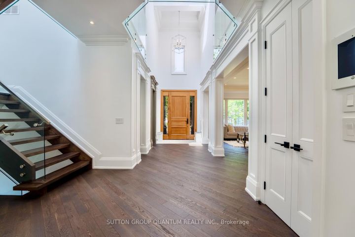 Photo 10 at 1486 Pembroke Drive, CP College Park, Oakville