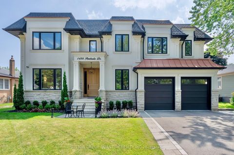 Photo 1 at 1486 Pembroke Drive, CP College Park, Oakville