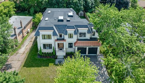 Photo 5 at 1486 Pembroke Drive, CP College Park, Oakville