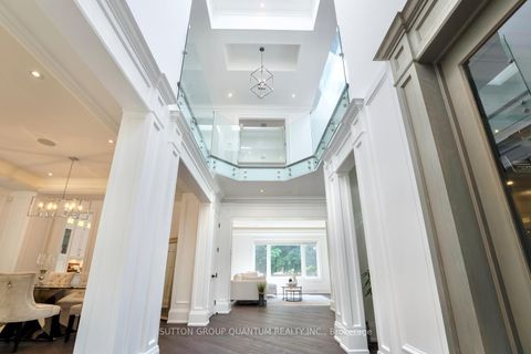 Photo 11 at 1486 Pembroke Drive, CP College Park, Oakville