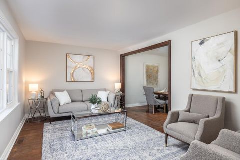 Photo 1 at 33 Southmead Road, Birchmount, Toronto