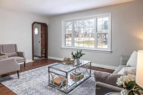 Photo 13 at 33 Southmead Road, Birchmount, Toronto