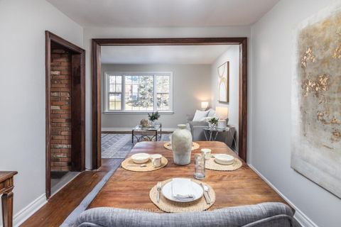 Photo 15 at 33 Southmead Road, Birchmount, Toronto