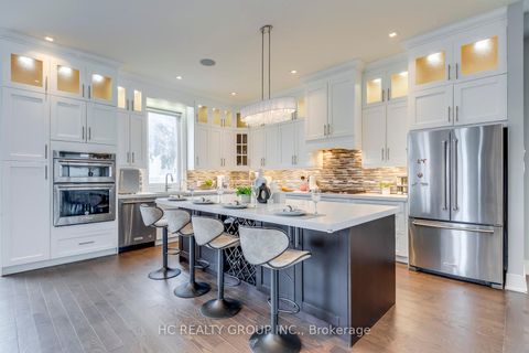 Photo 6 at 18 Ash Crescent, Long Branch, Toronto