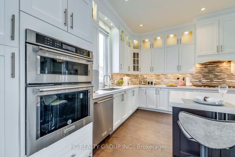 Photo 7 at 18 Ash Crescent, Long Branch, Toronto