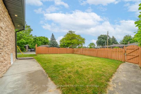 Photo 7 at 2 Mackinac Crescent, Bendale, Toronto