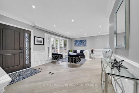 Photo 10 at 2 Mackinac Crescent, Bendale, Toronto