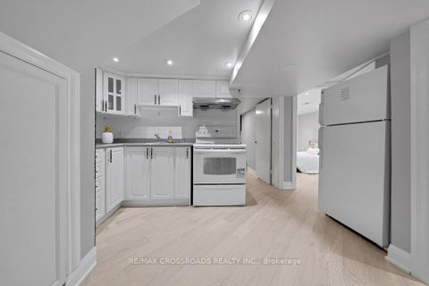 Photo 32 at 2 Mackinac Crescent, Bendale, Toronto