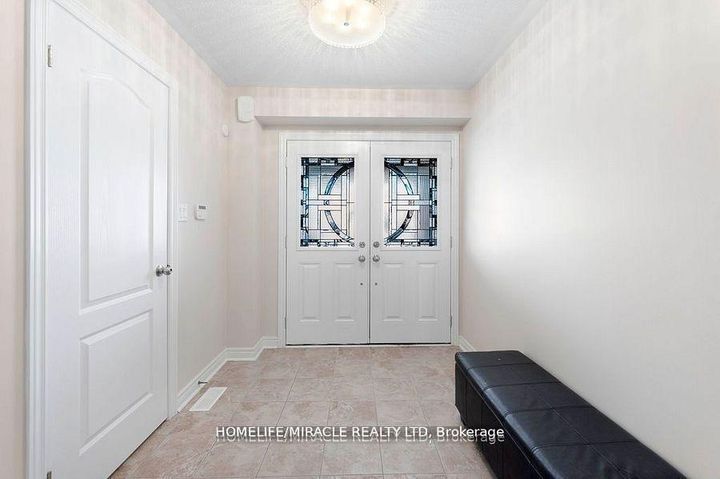 Photo 2 at 1268 Salmers Drive, Taunton, Oshawa