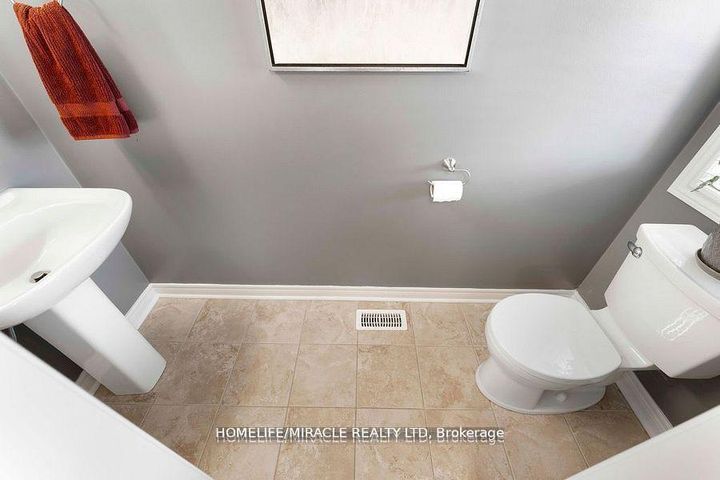 Photo 3 at 1268 Salmers Drive, Taunton, Oshawa