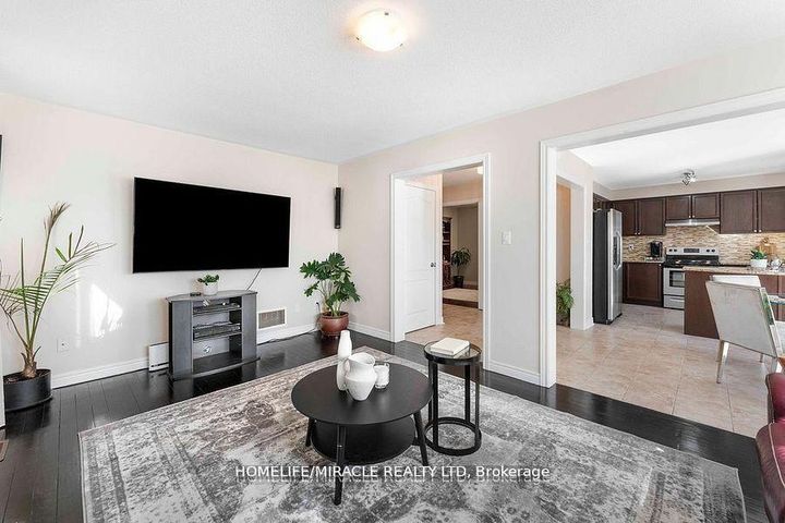 Photo 14 at 1268 Salmers Drive, Taunton, Oshawa