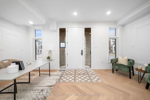 Photo 1 at 4B McCachen Street, Oak Ridges, Richmond Hill