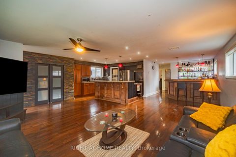 Photo 15 at 4 Devins Drive, Aurora Heights, Aurora