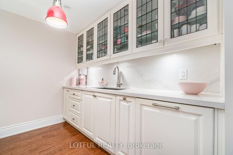 Photo 10 at 711 - 3500 Lakeshore Road W, BR Bronte, Oakville
