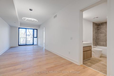 Photo 11 at 301 - 200 Keewatin Avenue, Eglinton, Toronto