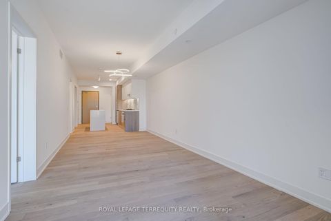 Photo 12 at 301 - 200 Keewatin Avenue, Eglinton, Toronto