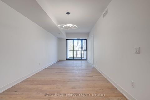 Photo 13 at 301 - 200 Keewatin Avenue, Eglinton, Toronto
