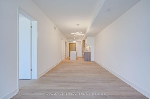 Photo 14 at 301 - 200 Keewatin Avenue, Eglinton, Toronto