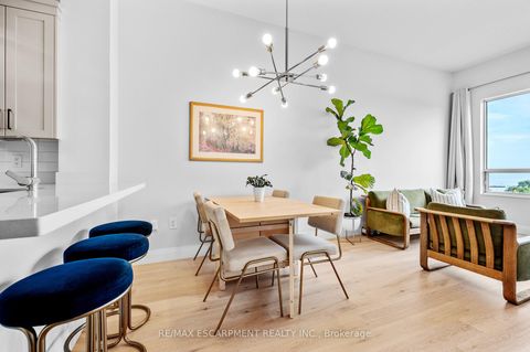 Photo 7 at 805 - 2511 Lakeshore Road W, BR Bronte, Oakville
