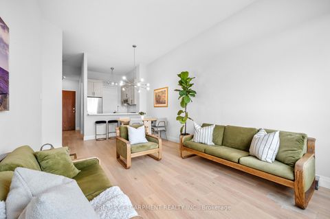 Photo 10 at 805 - 2511 Lakeshore Road W, BR Bronte, Oakville