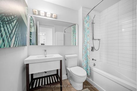 Photo 15 at 805 - 2511 Lakeshore Road W, BR Bronte, Oakville