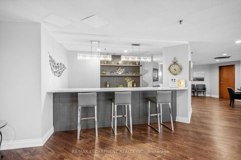 Photo 22 at 805 - 2511 Lakeshore Road W, BR Bronte, Oakville