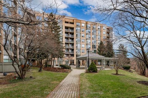 Photo 24 at 805 - 2511 Lakeshore Road W, BR Bronte, Oakville